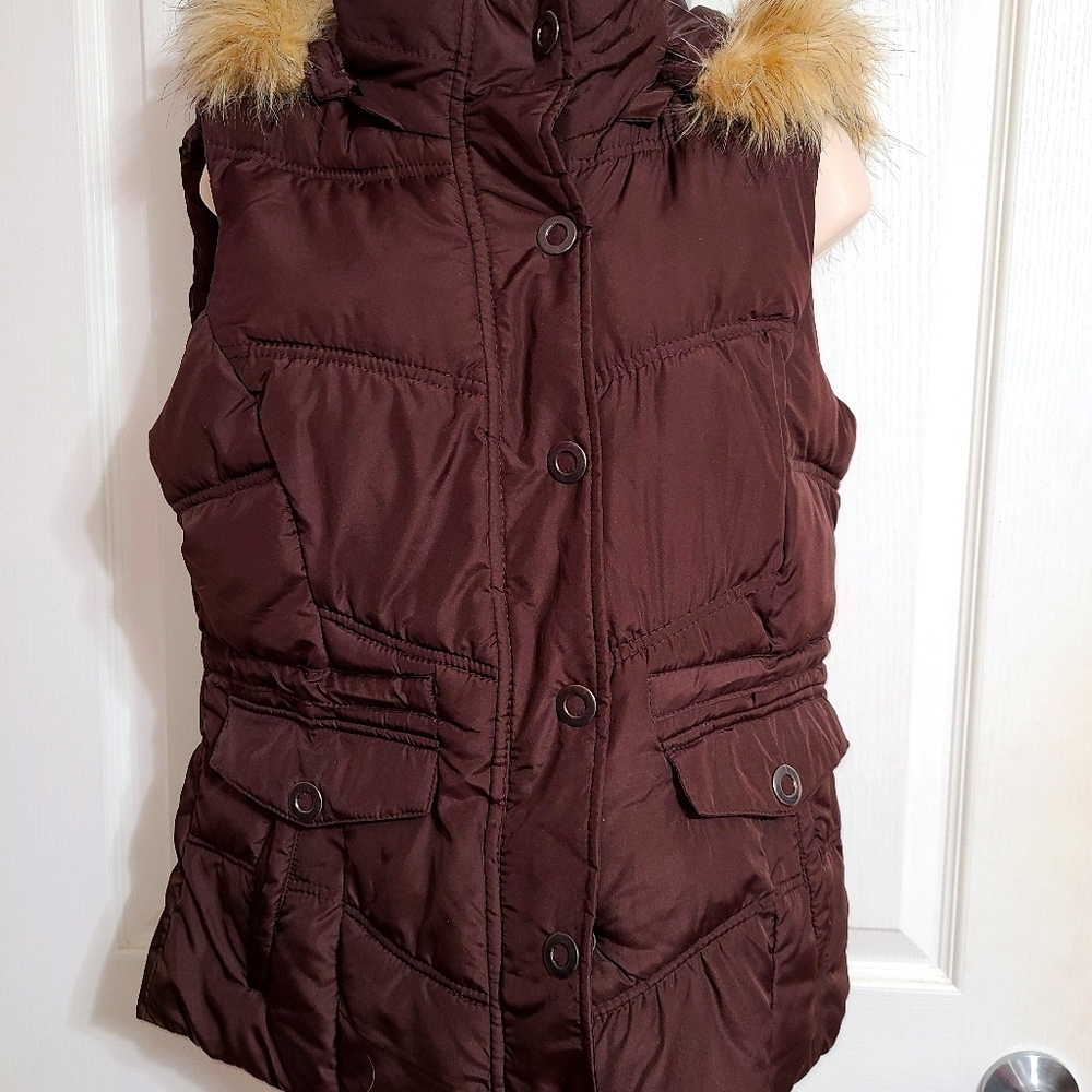 Vest with fur trimmed Hood